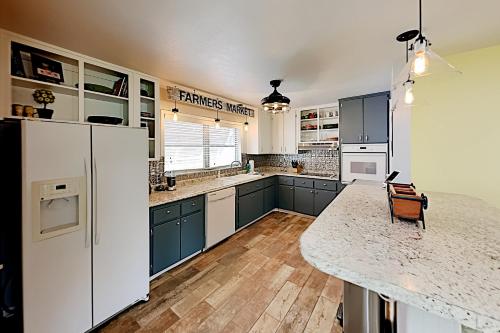 Waterfront Haven with Dock - 5 Minutes to Beach home - image 8
