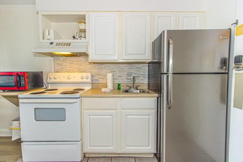 Sea Mist Resort 51205 Double Beds Full Kitchen! - image 9