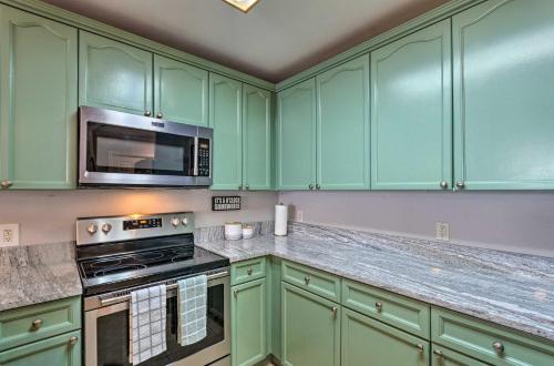 Townhome with Pool Access Steps from Beach - image 3
