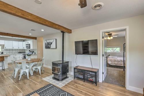 Stylish Show Low Retreat Near Lakes and Trails! - image 5
