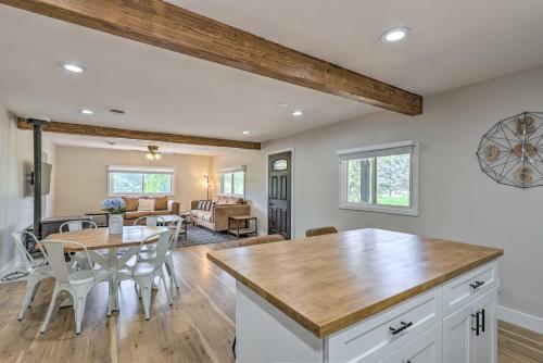 Stylish Show Low Retreat Near Lakes and Trails! - image 8