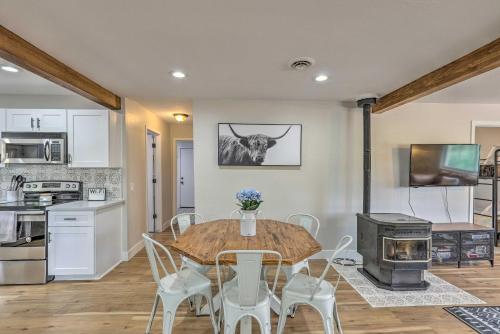 Stylish Show Low Retreat Near Lakes and Trails! - image 9