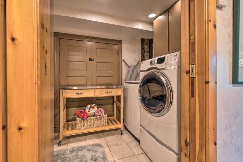 Lakefront Poconos Retreat with Hot Tub, Near Hiking! Lakefront Poconos Retreat with Hot Tub, Near Hiking!