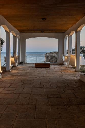 BEDWAVE Seaside Mansion 3