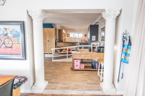 Pintu masuk, The Paper Fig House in Plettenberg Bay