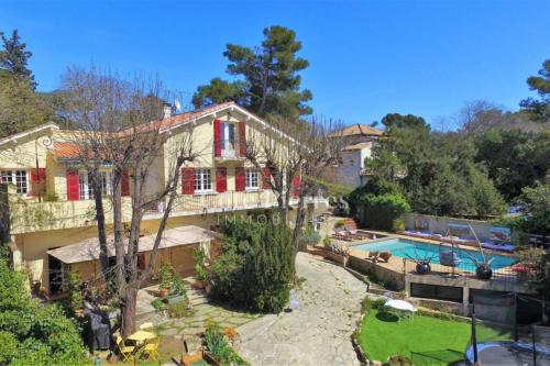 Grande maison - piscine. Proche Camargue-Cévennes gîte à louer Caveirac