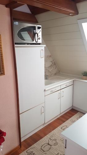 One-Bedroom Suite image 10