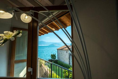  Happy Guest Apartments - Lake & Style in 24060 Riva di Solto