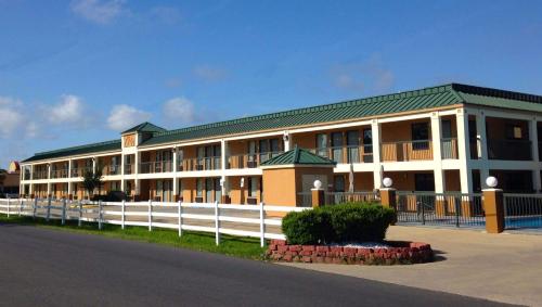 Econo Lodge Inn & Suites Ocean Springs - Biloxi