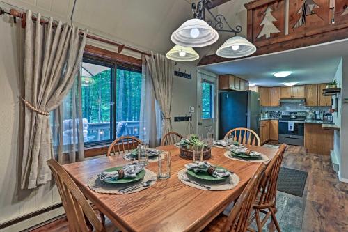 Pocono Lake House Near Skiing and Kalahari Resort! in Pocono Lake, USA