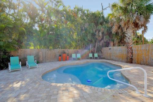Bay Breeze Bungalow - image 6