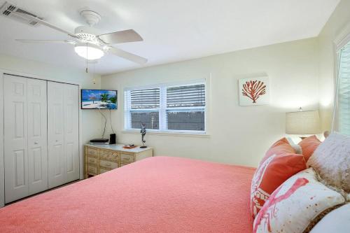 Bay Breeze Bungalow - image 11