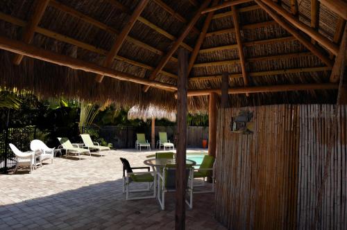 Bay Breeze Bungalow - image 12