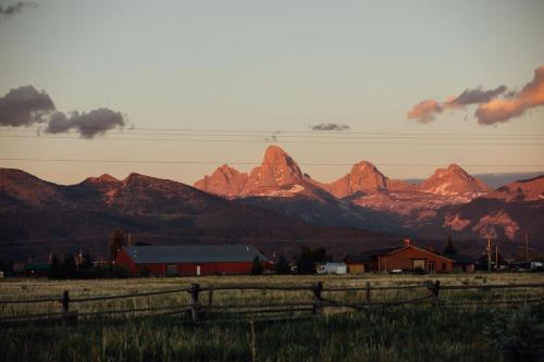 Teton Peaks Resort