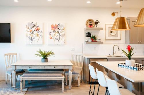 The Show House by Freedom Vacation Rentals - image 9