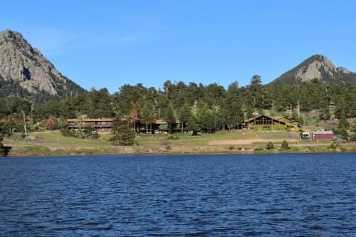 Estes Lake Lodge in Estes Park, USA