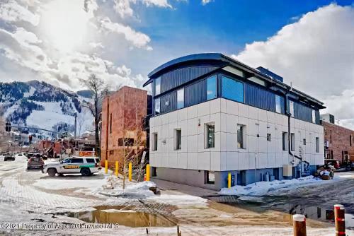 New Listing! 1BR - Steps to Gondola and Center - AC! - image 6