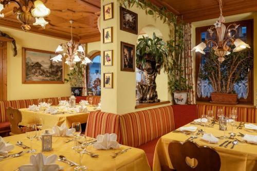 Étterem, Dorfstube in Holzgau