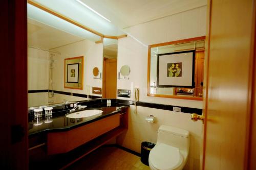 room detail thumbnail 2