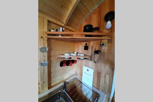 Autarkes Tiny House mit Rheinblick