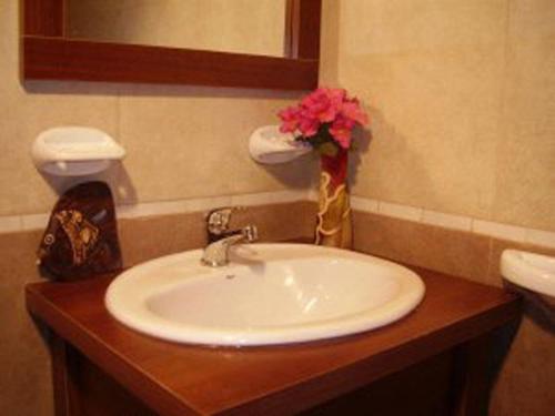 One-Bedroom Apartment image 7