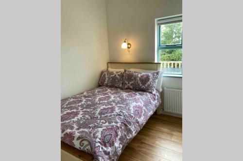 Lovely 2 bedroom cottage base of ComeraghMountains
