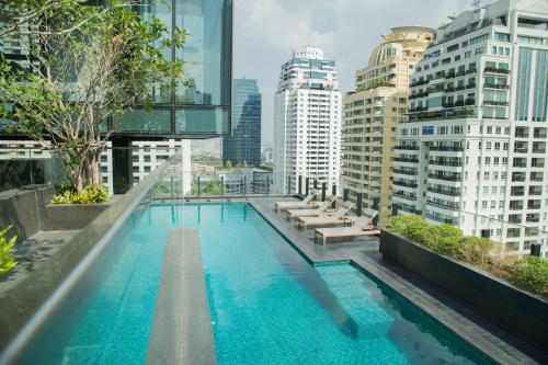 Sukhumvit 11#Luxury#Pool#Gym#BTS Nana&MRT Sukhumvit#1BR#Max4ppl, Bangkok