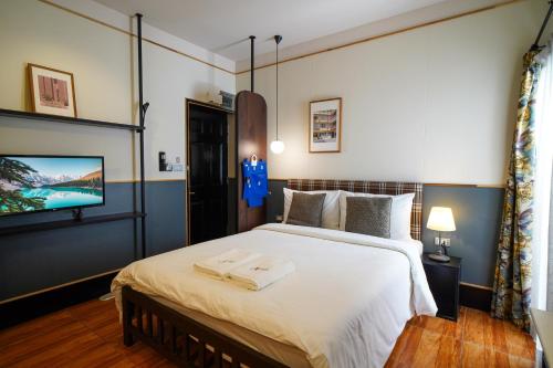 room detail thumbnail 0