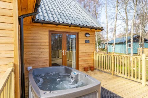 Джакузі, Thistle Lodge 22 with Hot Tub in Болі