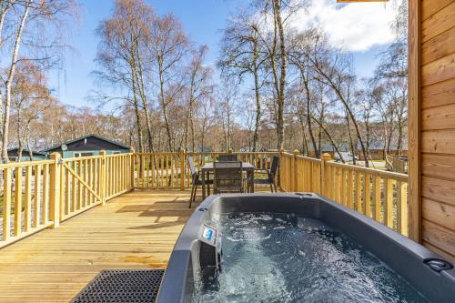 Джакузі, Thistle Lodge 22 with Hot Tub in Болі