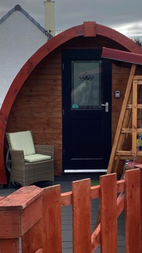 Heatherbrae Cosy Wooden Pod in Kyle of Lochalsh Town Center