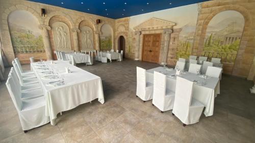 مطعم, Готельно-ресторанний комплекс «Тополя» (Готельно-рестораннии комплекс «Тополя») in Samostrely