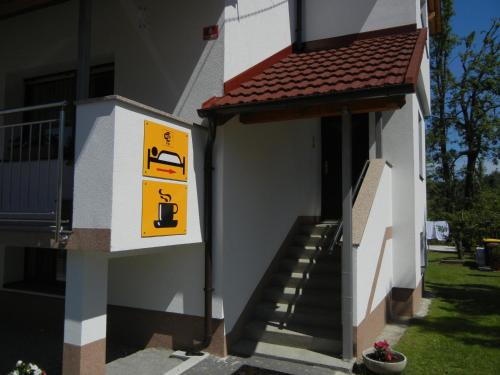 Entrance, Rooms Mira G in Postojna