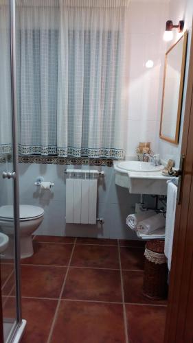 Double Room image 3