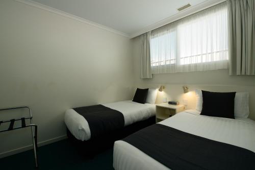 Barclay Motor Inn image 43
