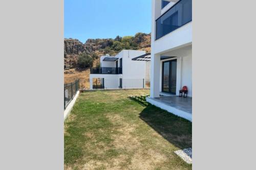 NEWLY FURNISHED PRIVATE VILLA in BODRUM GUNDOGAN