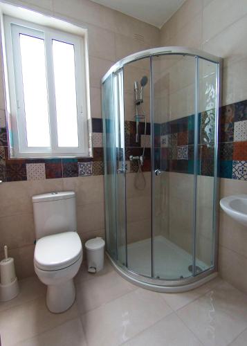 F12 Room 1, Private Room two single beds shared bathroom in shared Flat, Msida (fotografie 4)