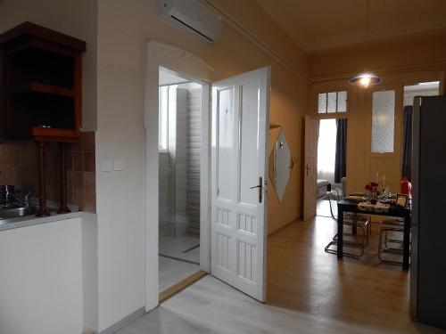 BudapestEasyFlat Wesselenyi - image 4