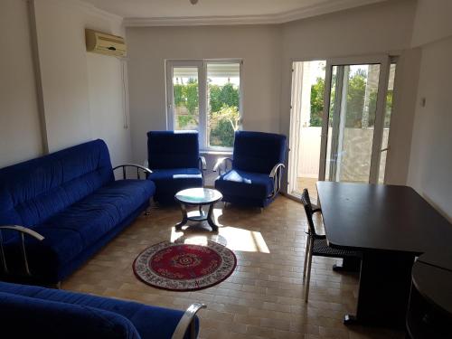 Alanya ,Denize sifir Esyalı Daire ,havuzlu,