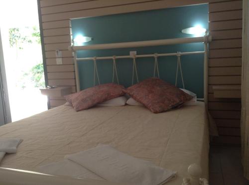 Double or Twin Room image 9