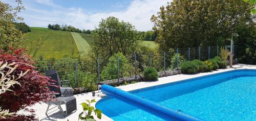 . Penzion Zahrada nad řekou, restaurace a kavárna - PARKOVÁNÍ GRÁTIS