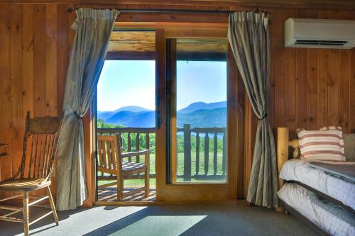 Log House Balcony Room - King and Daybed