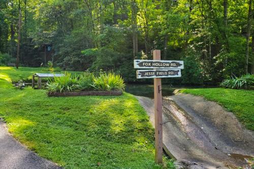 Spacious Hillside Gatlinburg Retreat with Hot Tub! - image 32