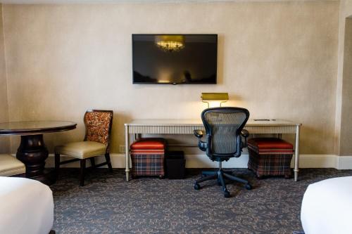 The Lenox Hotel