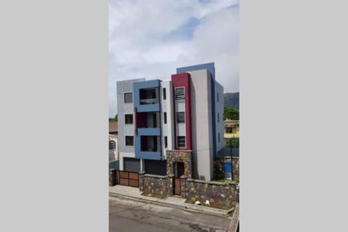 Luxury Couples Paradise*ensuite Jacuzzi and Pool