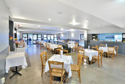مطعم, Manukau Hotel & Conference Centre in مانوكو