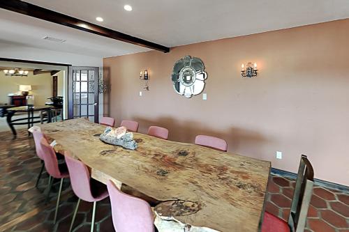 Exceptional Vacation Home in Yucca Valley home - image 5