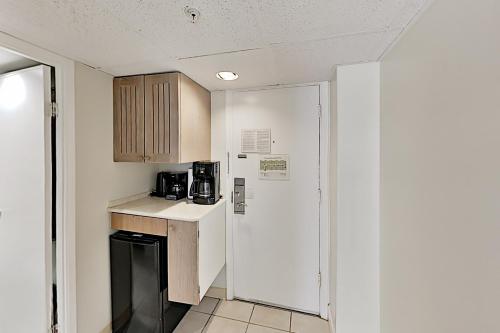 Aqua Palms 916 condo - image 6