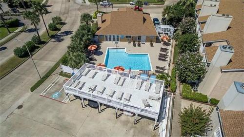 Sea-Turtle 302 - Lovely 2BR Beach Condo With Resort Amenities! Walk to Beach! condo - image 12