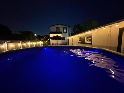 Large Miami Home Sleeps 22!